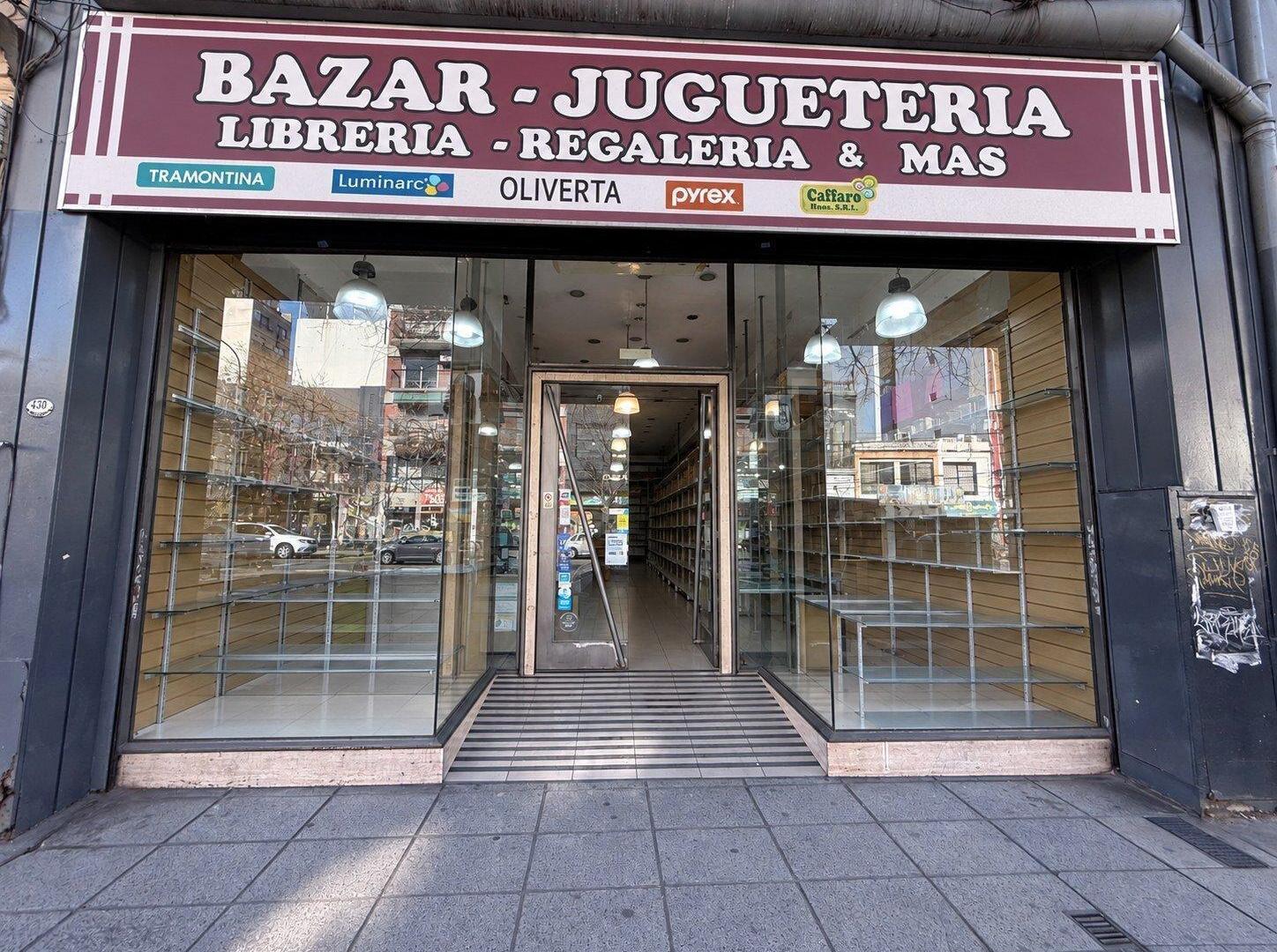 Foto de ALQUILER Local 220 m² en lote propio sobre Av. Scalabrini Ortiz – Sin, imagen 4
