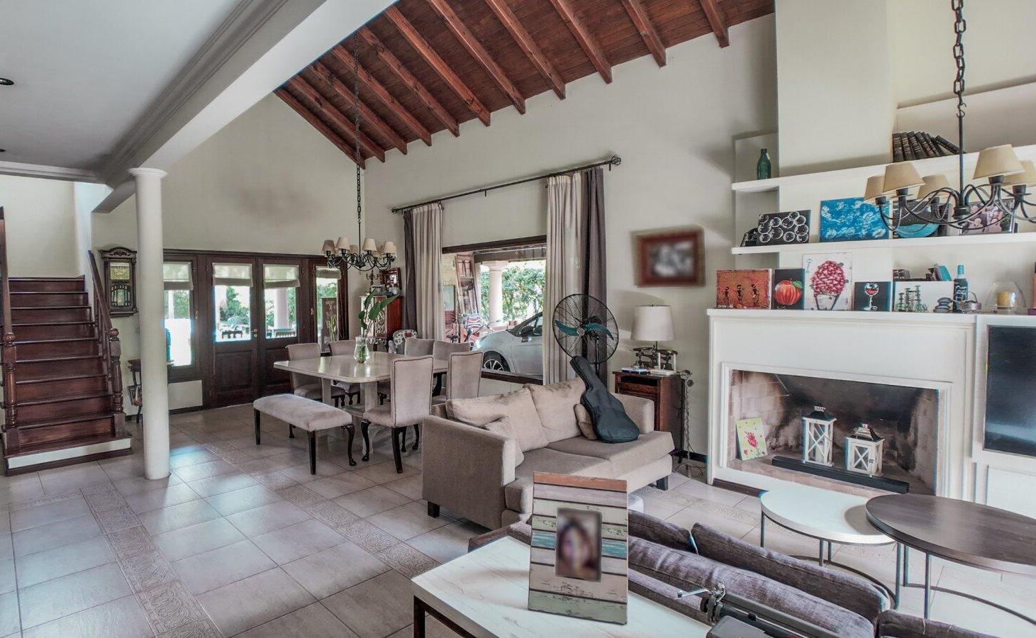 Foto de VENTA CASA - LOTE CENTRAL - CLUB DE CAMPO PUEYRREDON, imagen 4