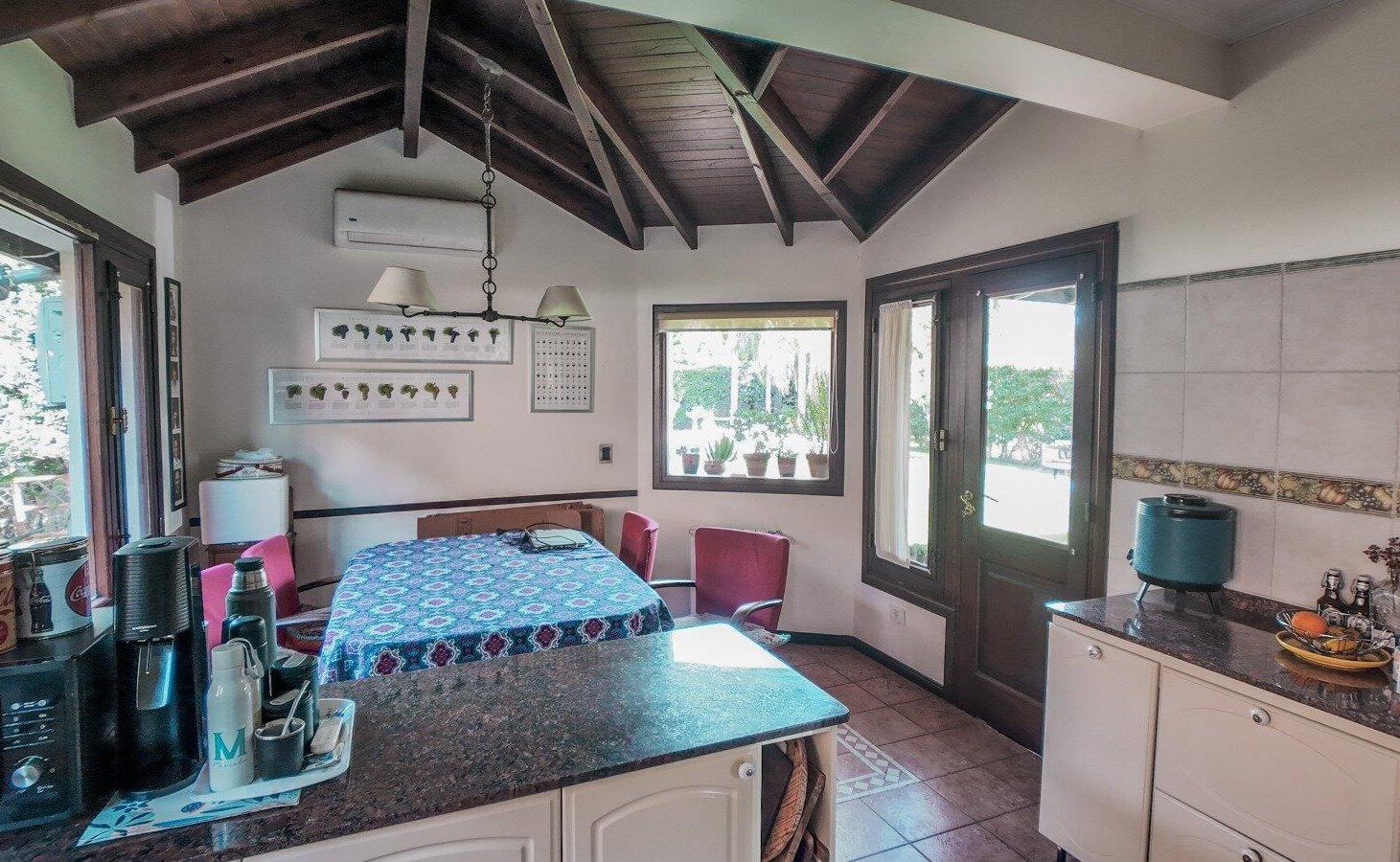 Foto de VENTA CASA - LOTE CENTRAL - CLUB DE CAMPO PUEYRREDON, imagen 3