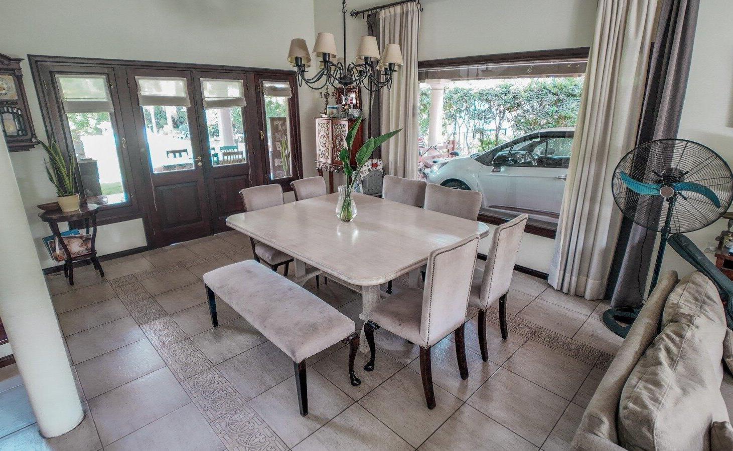 Foto de VENTA CASA - LOTE CENTRAL - CLUB DE CAMPO PUEYRREDON, imagen 1