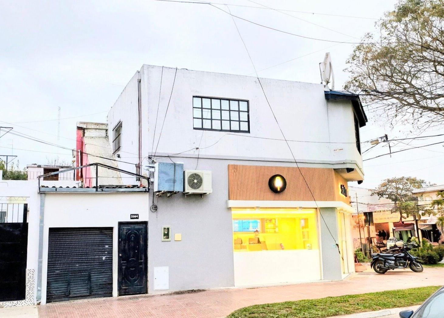 Foto de PH a refaccionar 4 + local apto permuta Virreyes, imagen 1