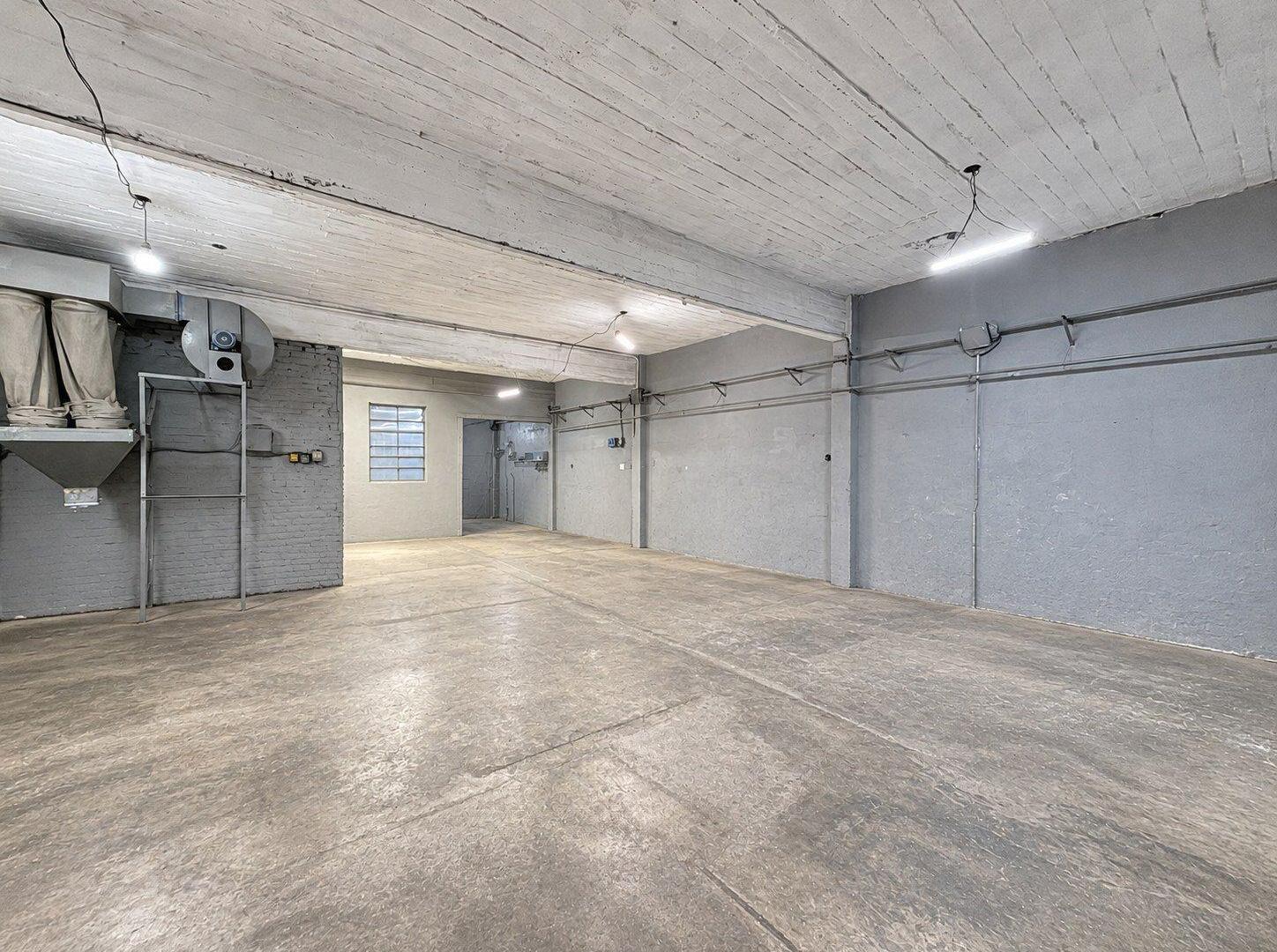 Foto de VENTA GALPÓN PH CON OFICINAS, DEPÓSITOS EN CASEROS, imagen 1