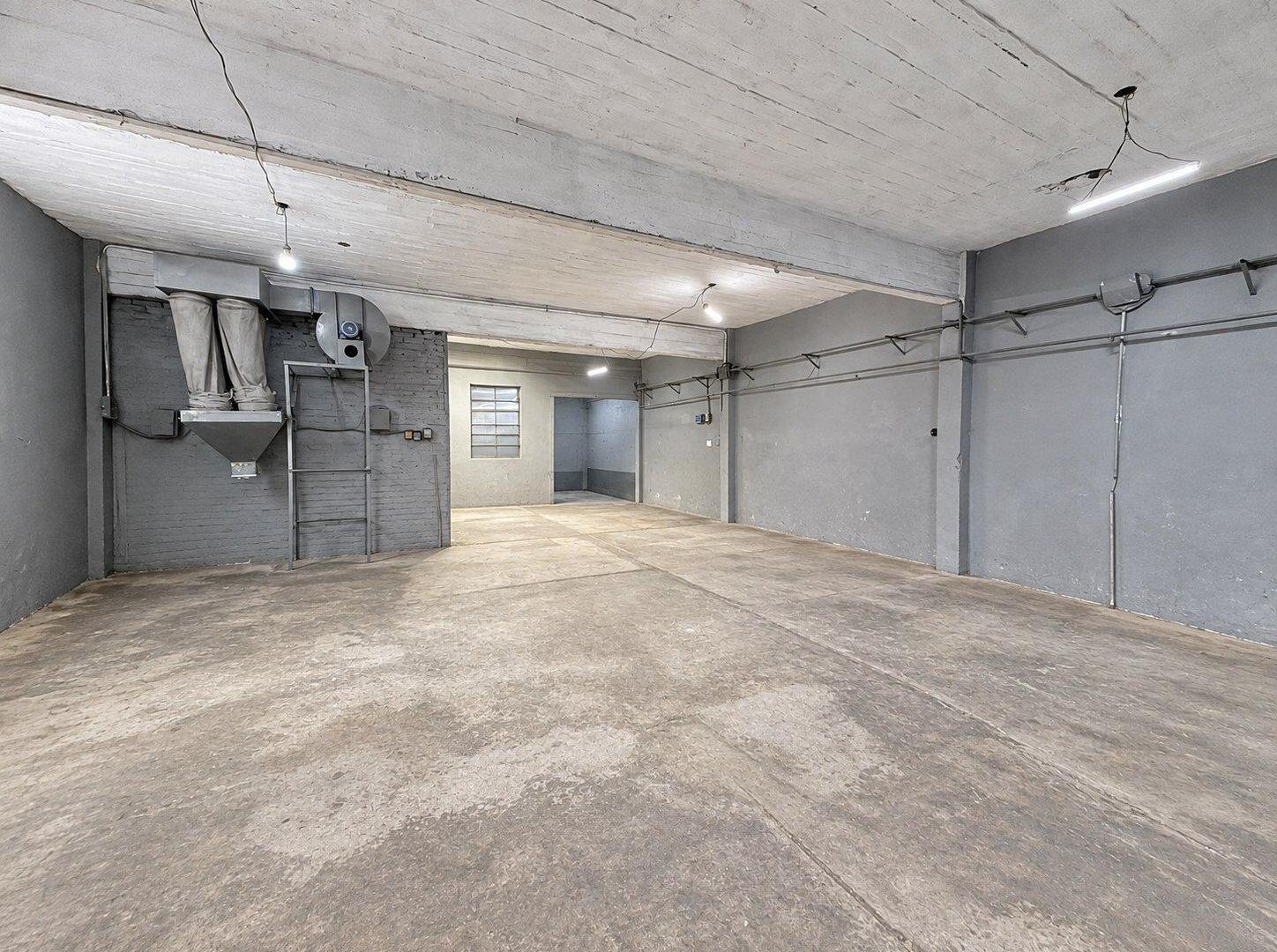 Foto de VENTA GALPÓN PH CON OFICINAS, DEPÓSITOS EN CASEROS, imagen 2