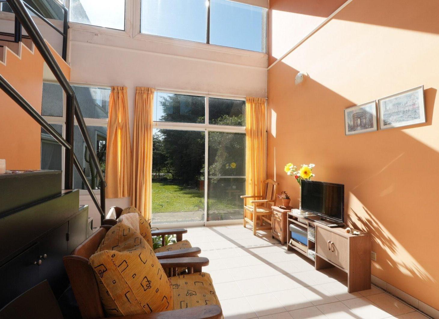 Foto de MODERNA CASA DE 4 AMB. COUNTRY VENADOll, CANNING., imagen 1