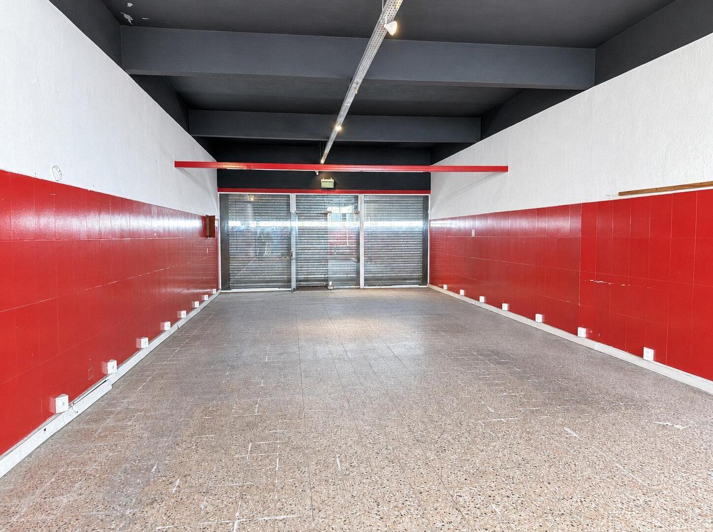 Foto de ALQUILER GALPÓN / LOCAL COMERCIAL 986 m² – AV. HIPÓLITO YRIGOYEN, imagen 4