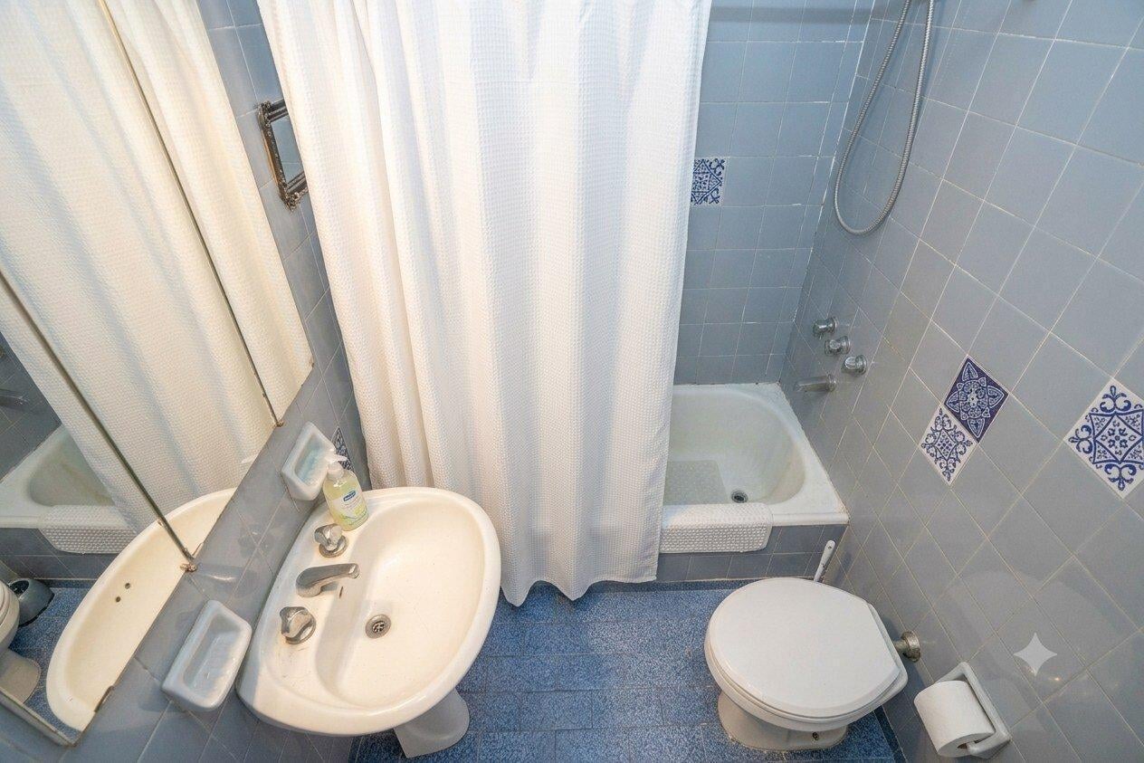Foto de Venta 4 ambientes con dependencia Patio y balcón corrido, imagen 4