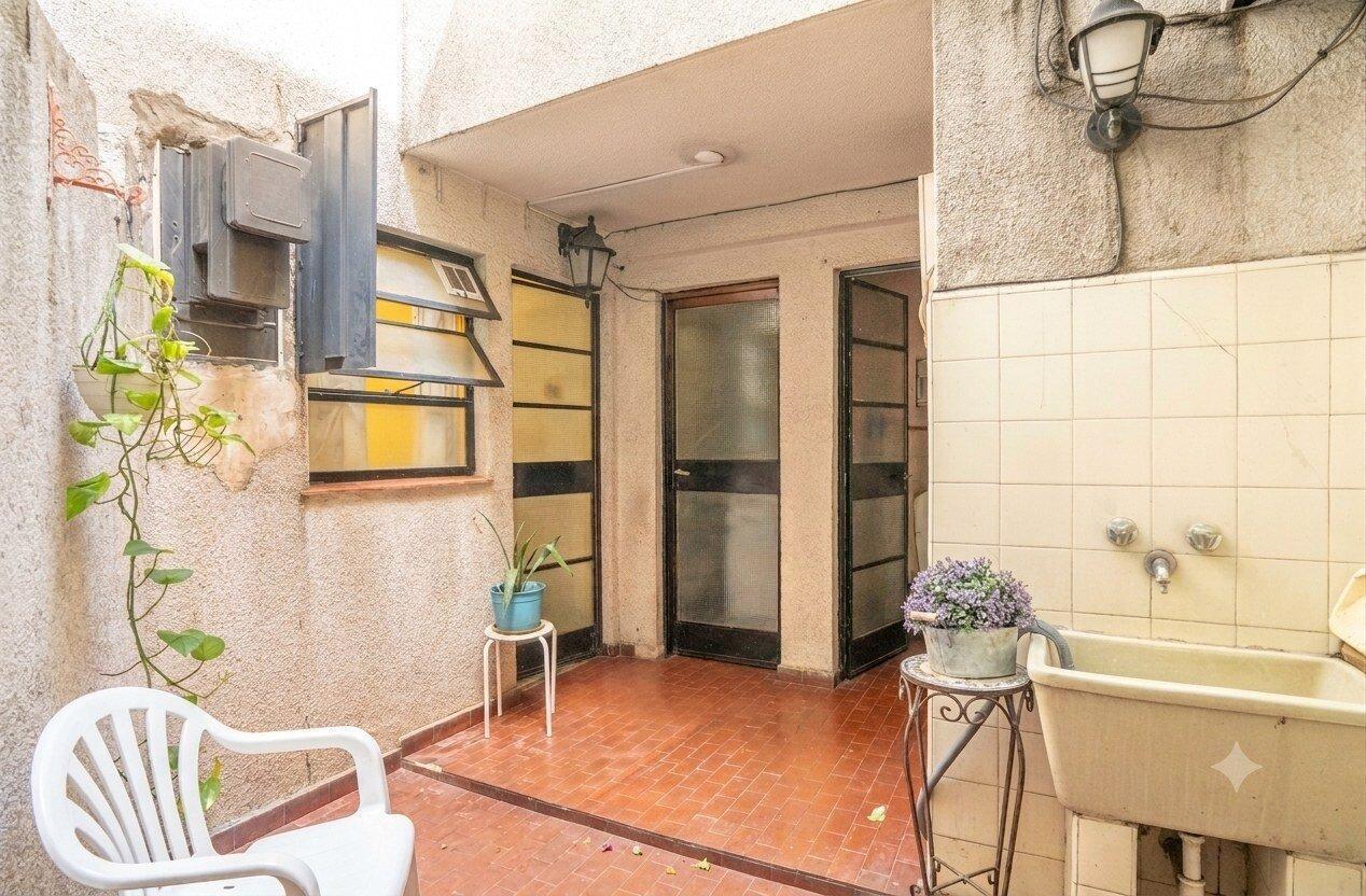 Foto de Venta 4 ambientes con dependencia Patio y balcón corrido, imagen 1