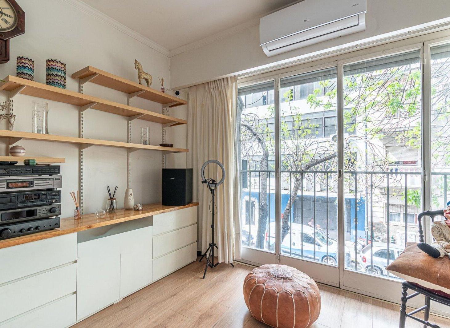 Foto de DEPTO EN VENTA 4AMB PATIO 50M2 SEG. 24HS ALMAGRO, imagen 3