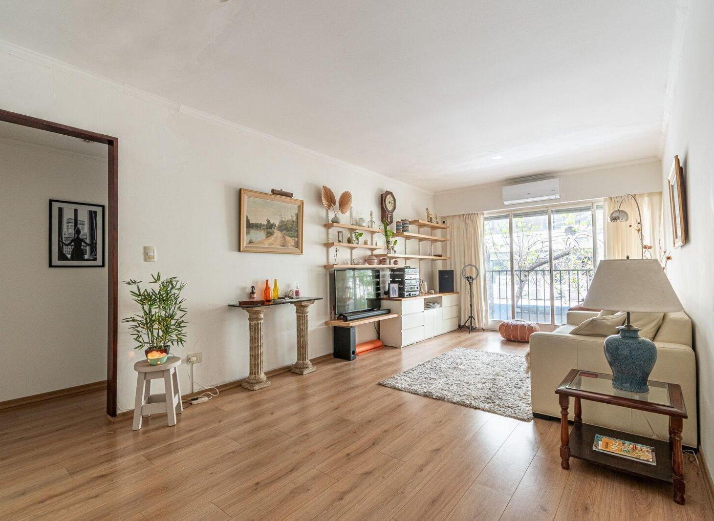 Foto de DEPTO EN VENTA 4AMB PATIO 50M2 SEG. 24HS ALMAGRO, imagen 2
