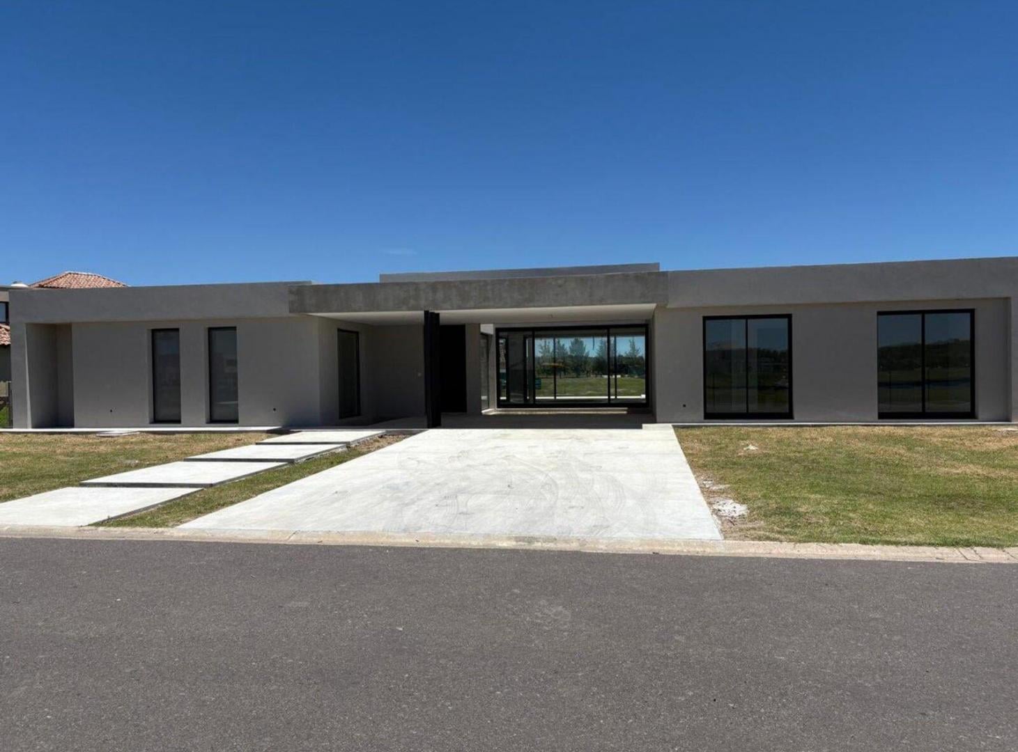 Foto de Venta Casa 5 ambientes en Naudir con salida al rio, imagen 2
