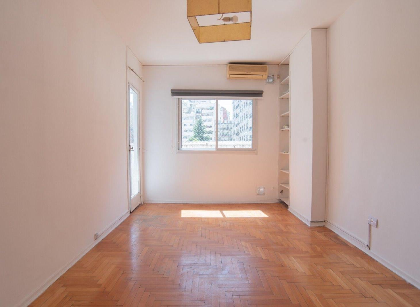 Foto de Venta de departamento de 3 ambientes con balcón y mucha luz en Cañitas, imagen 2