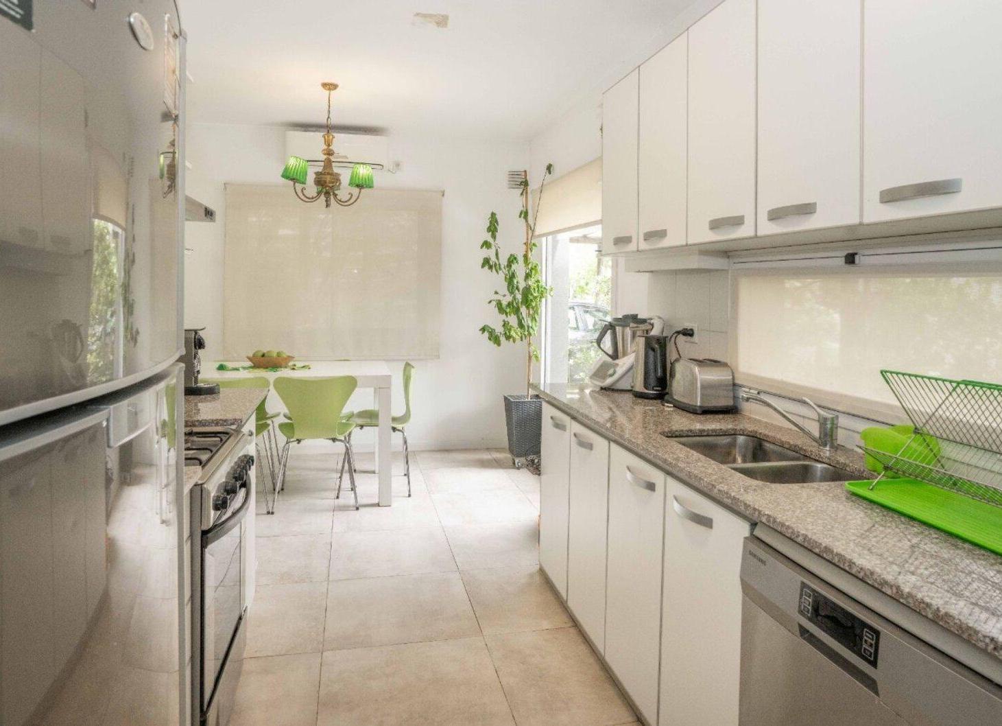 Foto de Venta casa Barrio Santa Clara Villanueva 4 dormitorios, (2 planta baja), imagen 4