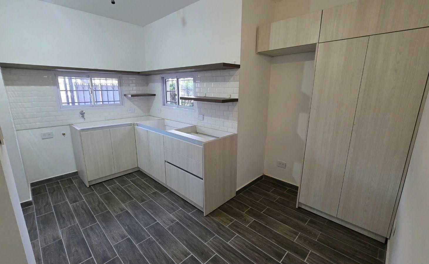 Foto de Casa 4 ambientes refaccionada a nuevo en Olivos, imagen 1