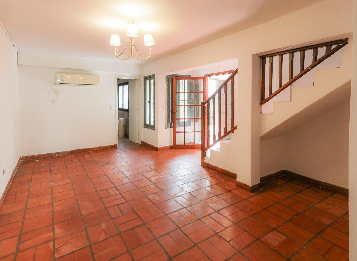 Foto de Venta - Casa - San Isidro - 5 dormitorios - Gran jardín, pileta y, imagen 5