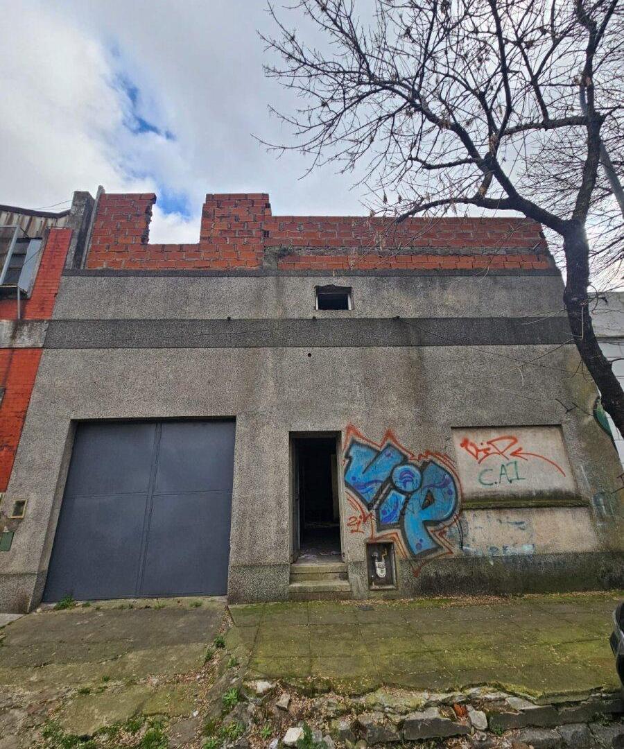 Foto de Venta de PH a Refaccionar Barracas- ideal talleres / deposito /, imagen 1