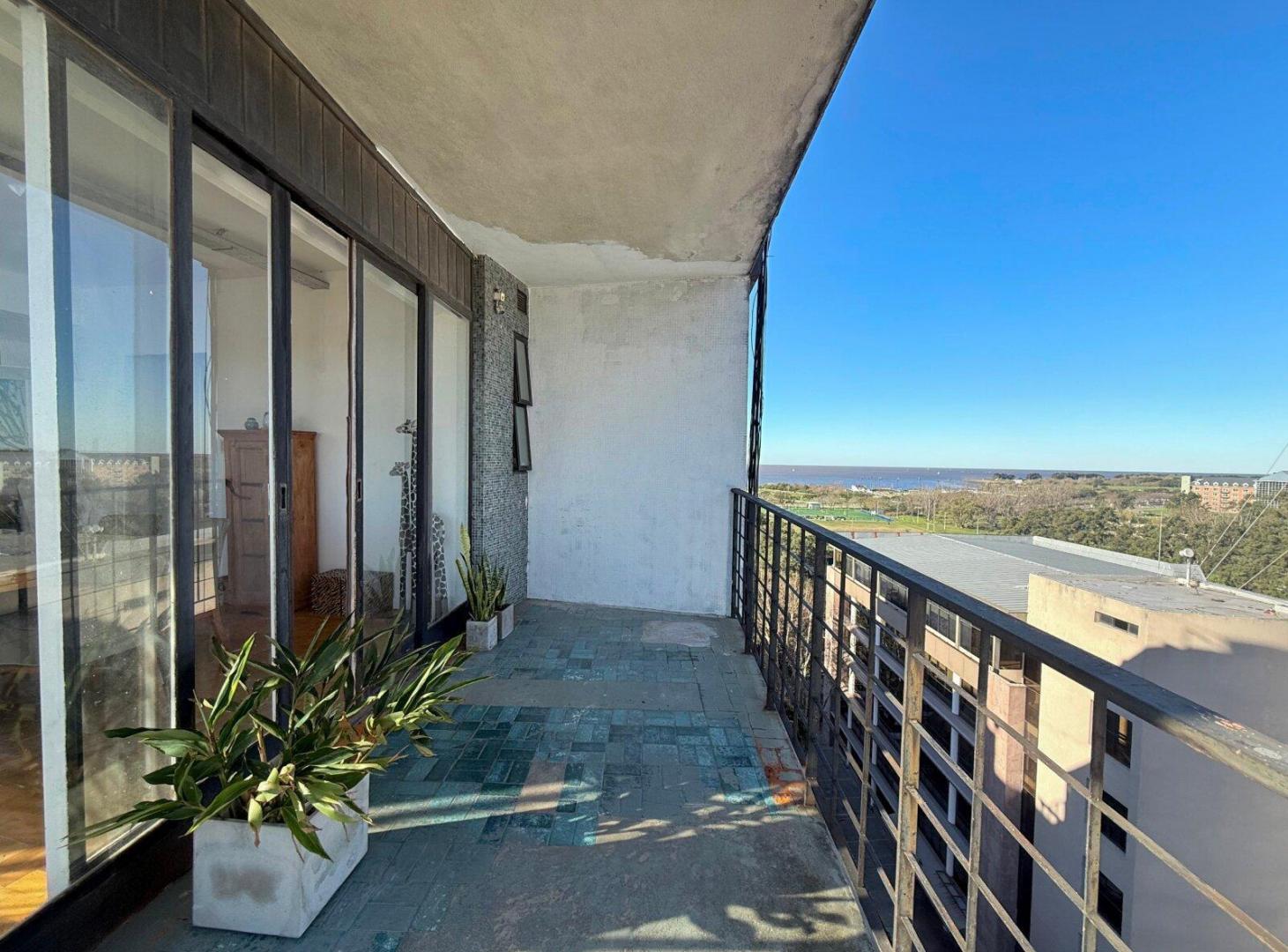 Foto de Venta Departamento 3 ambientes con dependencia de servicio, imagen 2