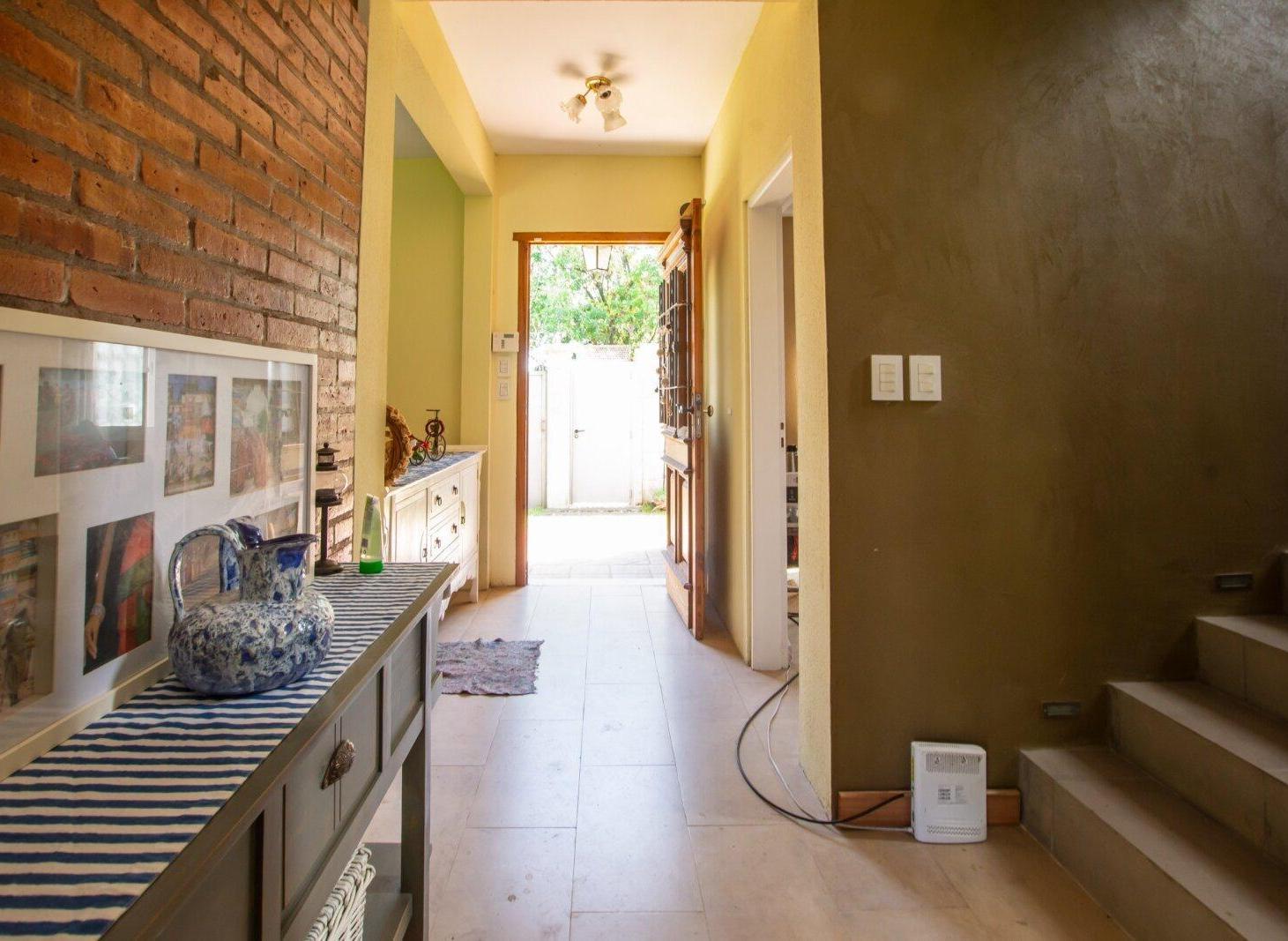 Foto de LOTE 600 M2 - VENTA CASA 4 AMB C/ PARQUE y PISCINA, imagen 5