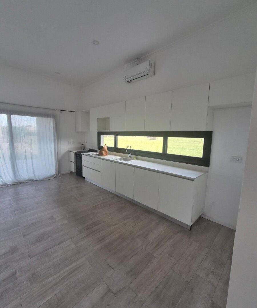 Foto de VENTA CASA 3 DORMITORIOS - PILETA - BARRIO EL ALJIBE, imagen 3