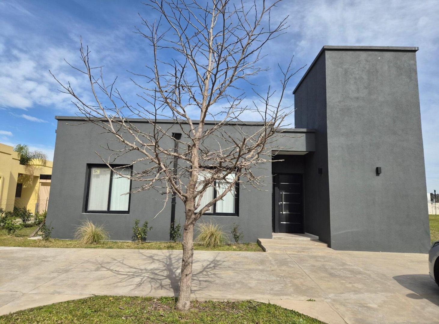Foto de VENTA CASA 3 DORMITORIOS - PILETA - BARRIO EL ALJIBE, imagen 1