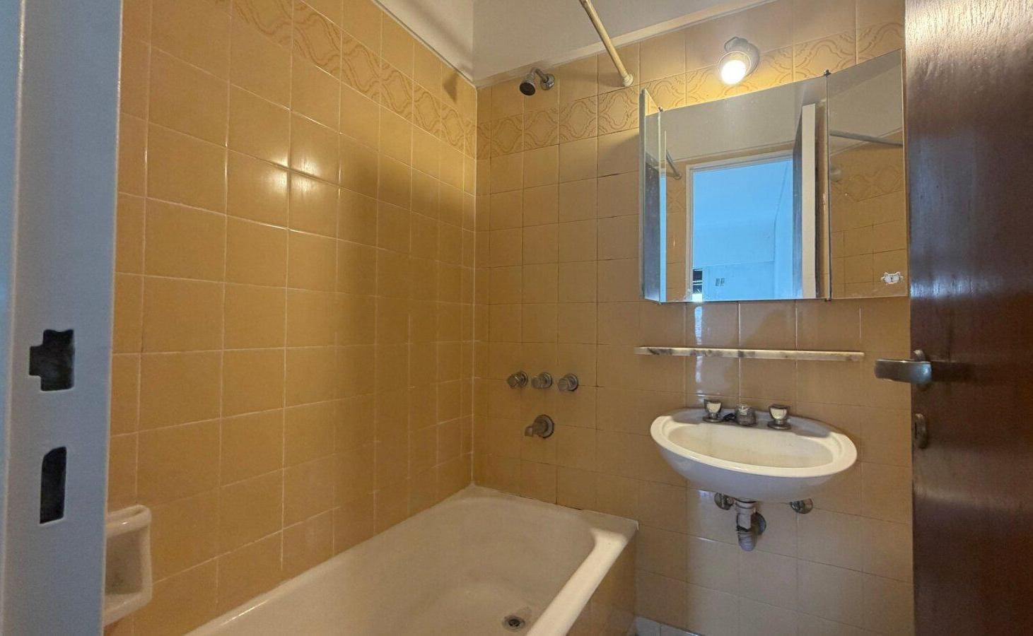 Foto de Venta Depto. Balvanera Monoambiente con balcon, imagen 2