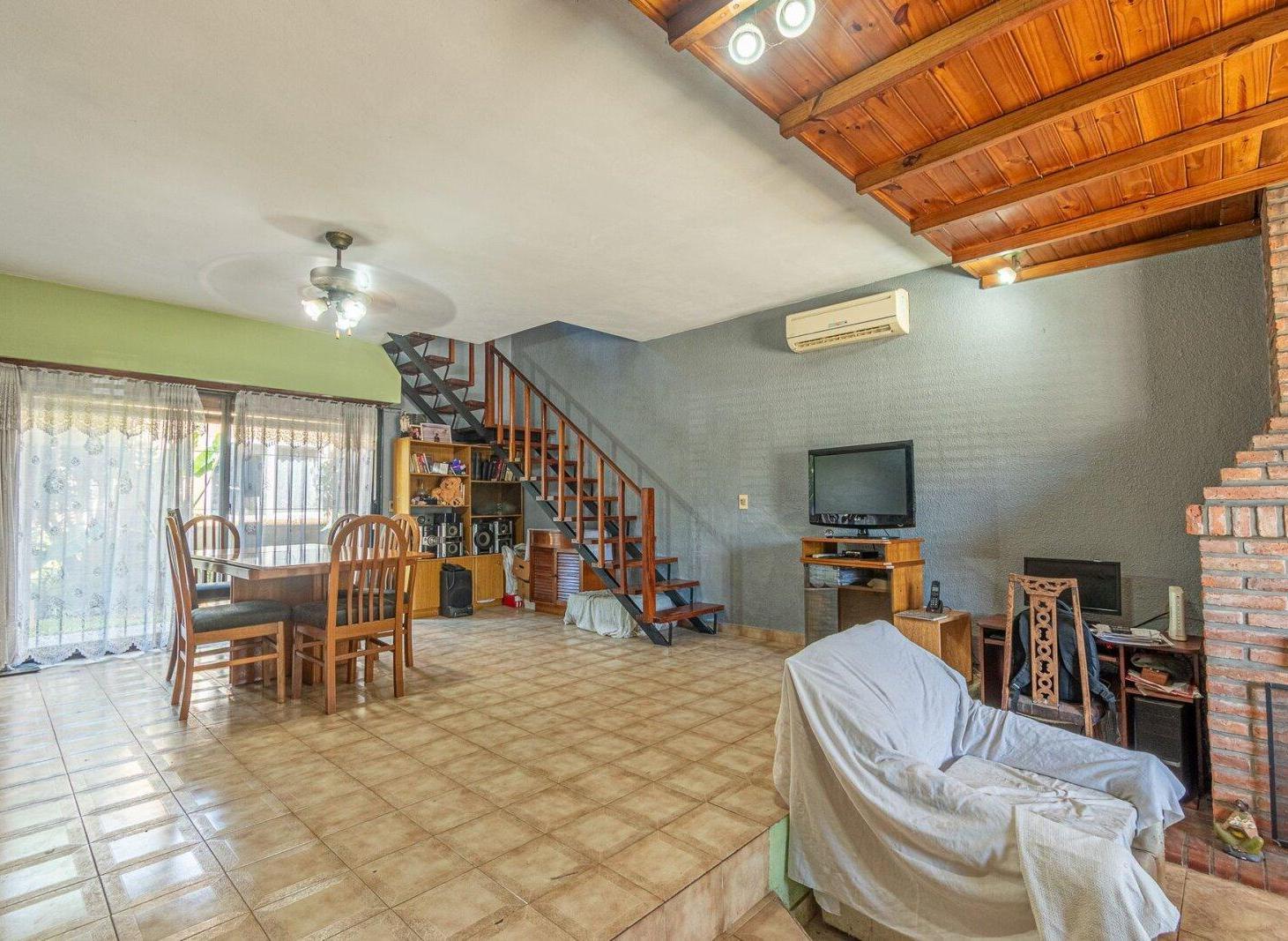 Foto de VENTA CASA 3 AMB EN HURLINGHAM C/ JARDÍN Y GARAGE, imagen 2