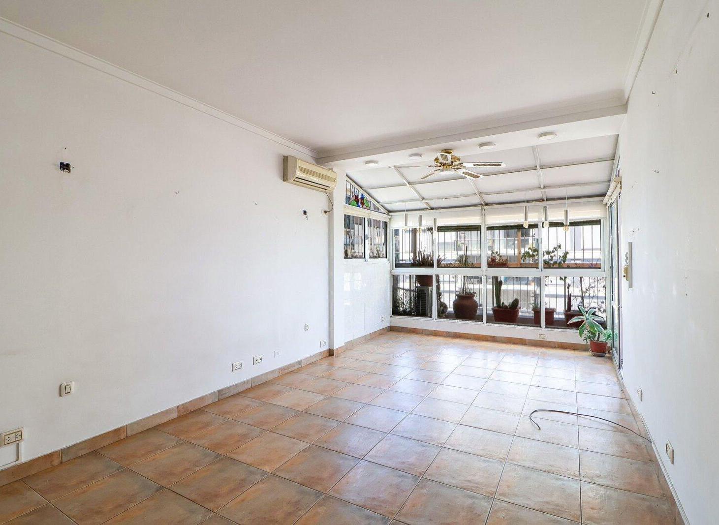 Foto de 3 amb, + escritorio + 2 baños + 28m2 de balcón terraza al frente, imagen 2