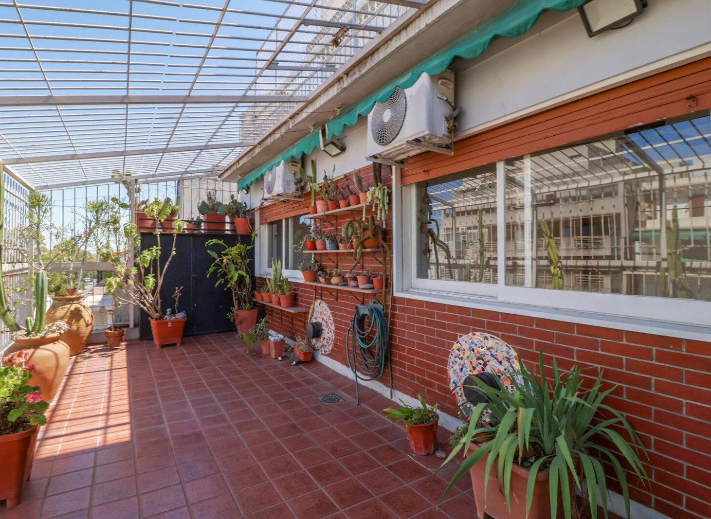 Foto de 3 amb, + escritorio + 2 baños + 28m2 de balcón terraza al frente, imagen 1