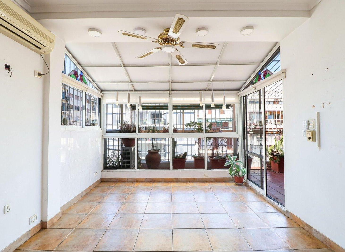 Foto de 3 amb, + escritorio + 2 baños + 28m2 de balcón terraza al frente, imagen 3