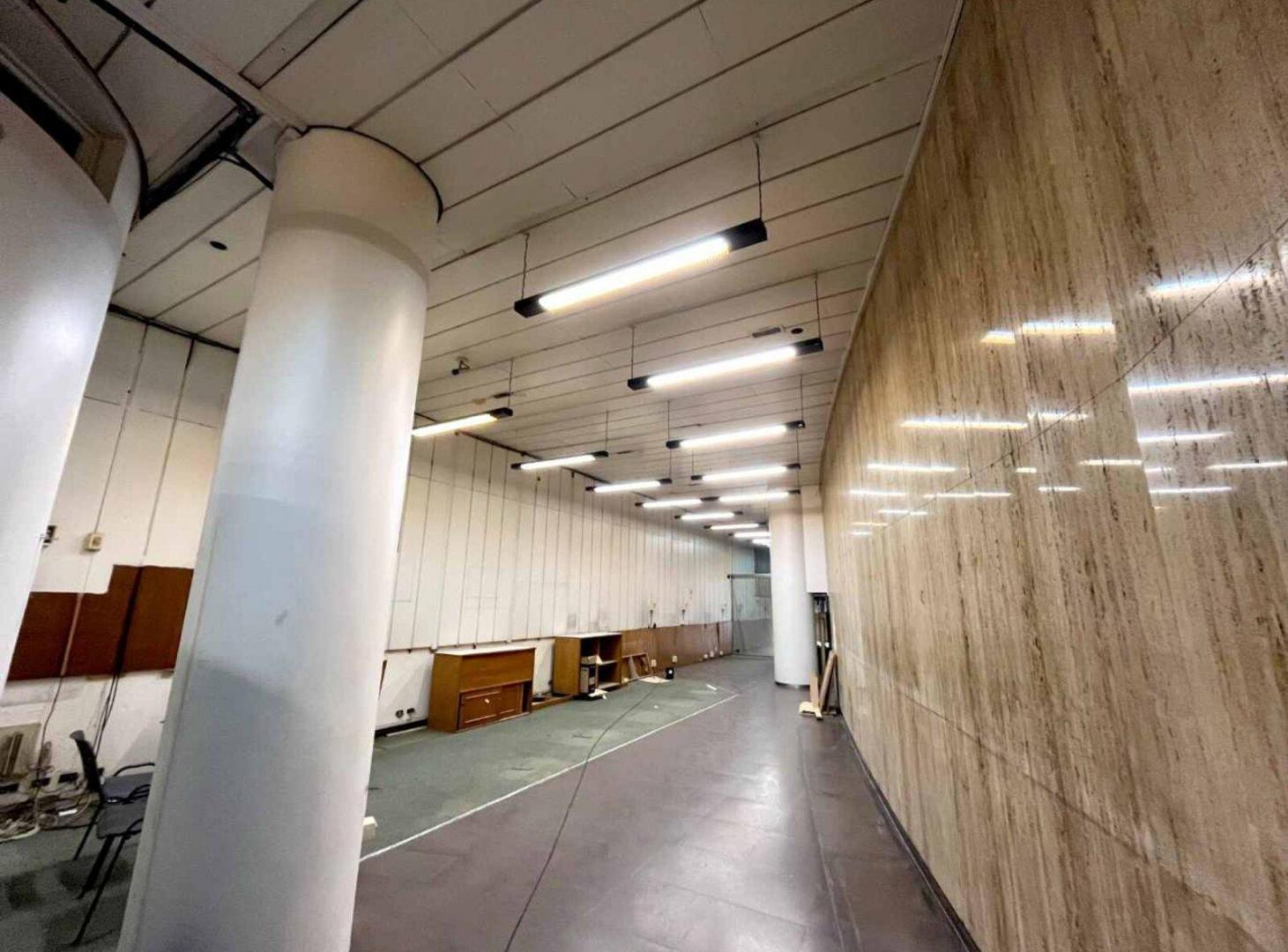 Foto de VENTA LOCAL CON 3 PISOS DE OFICINAS EN TOTAL 904 M2 CENTRO., imagen 4