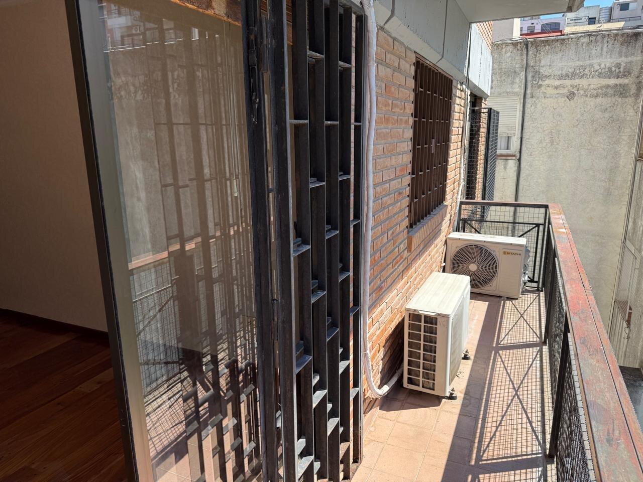 Foto de Venta de Semipiso 3 ambientes, 2 baños, balcón soleado, cochera y, imagen 4