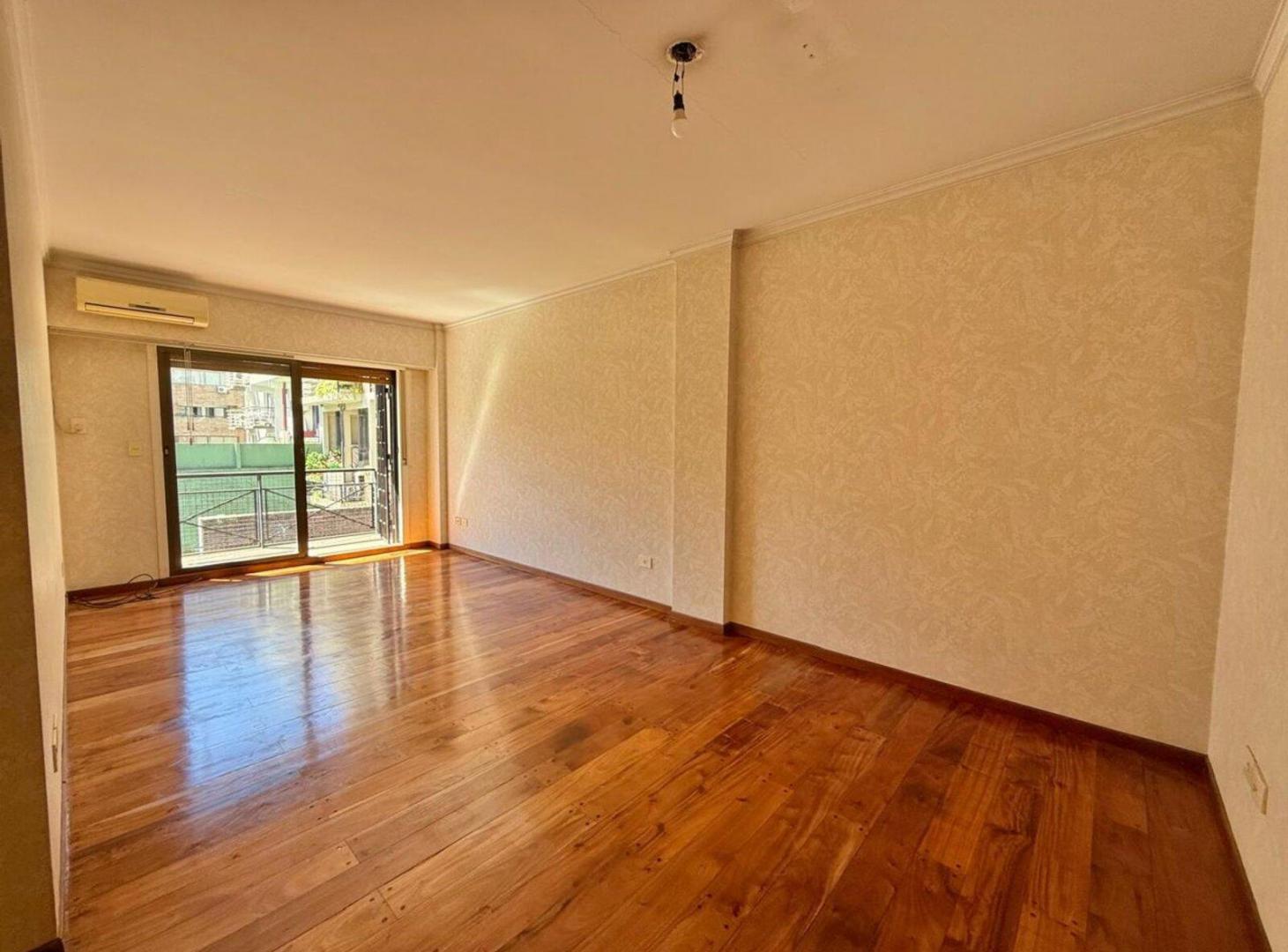 Foto de Venta de Semipiso 3 ambientes, 2 baños, balcón soleado, cochera y, imagen 2