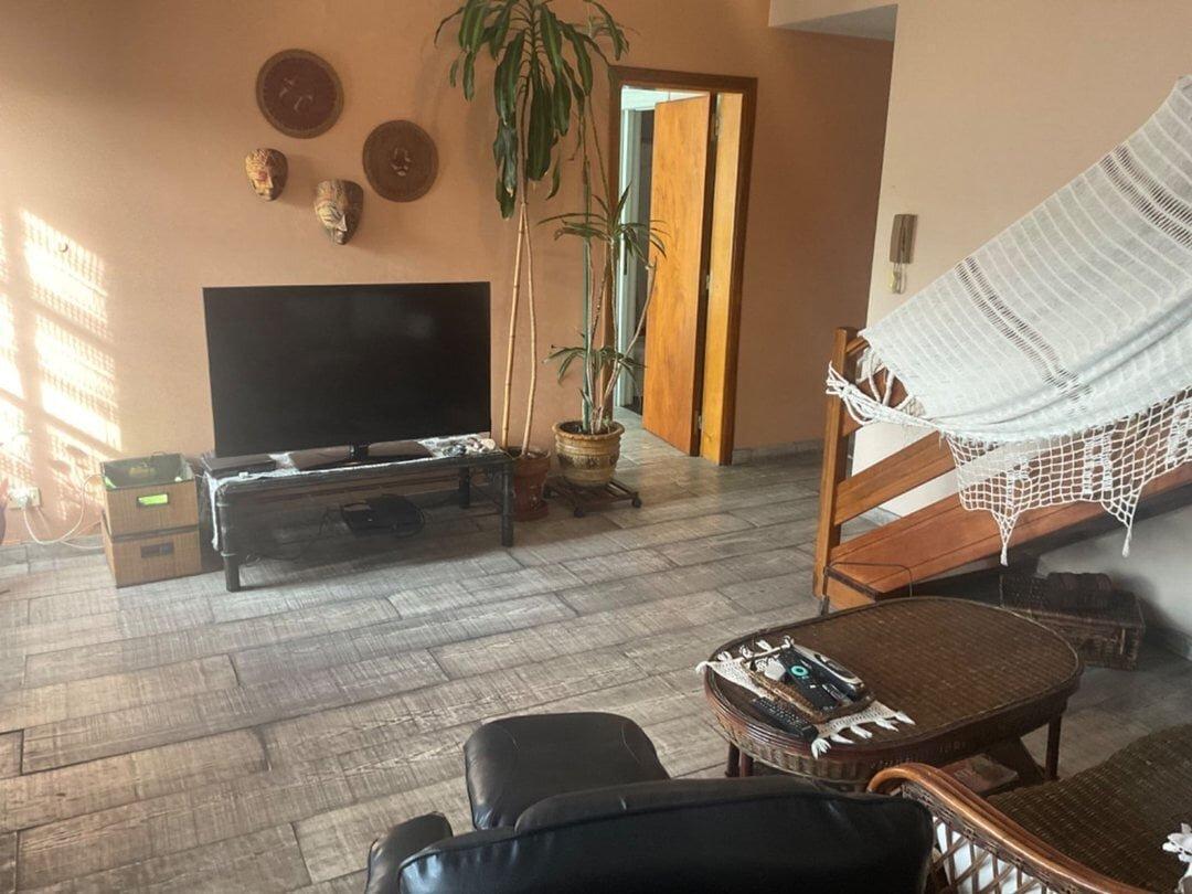 Foto de VENTA | CASA 6 AMBIENTES | PILETA | QUINCHO | SAUNA | COCHERA | FLORIDA, imagen 3