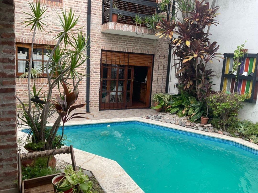 Foto de VENTA | CASA 6 AMBIENTES | PILETA | QUINCHO | SAUNA | COCHERA | FLORIDA, imagen 4