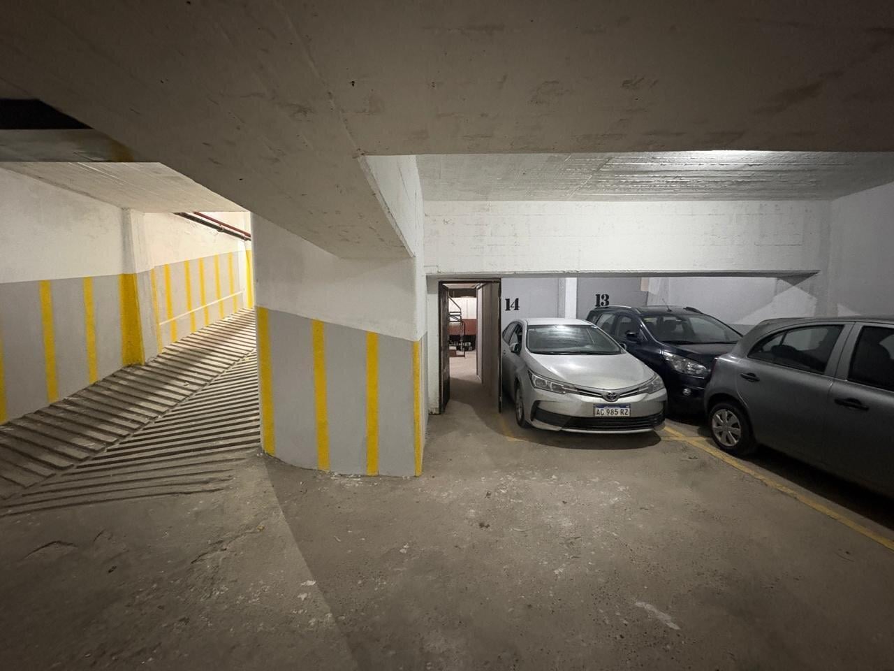 Foto de VENTA EN BLOCK DE COCHERAS- LOCAL Y 2 BAULERAS EN PALERMO, imagen 3