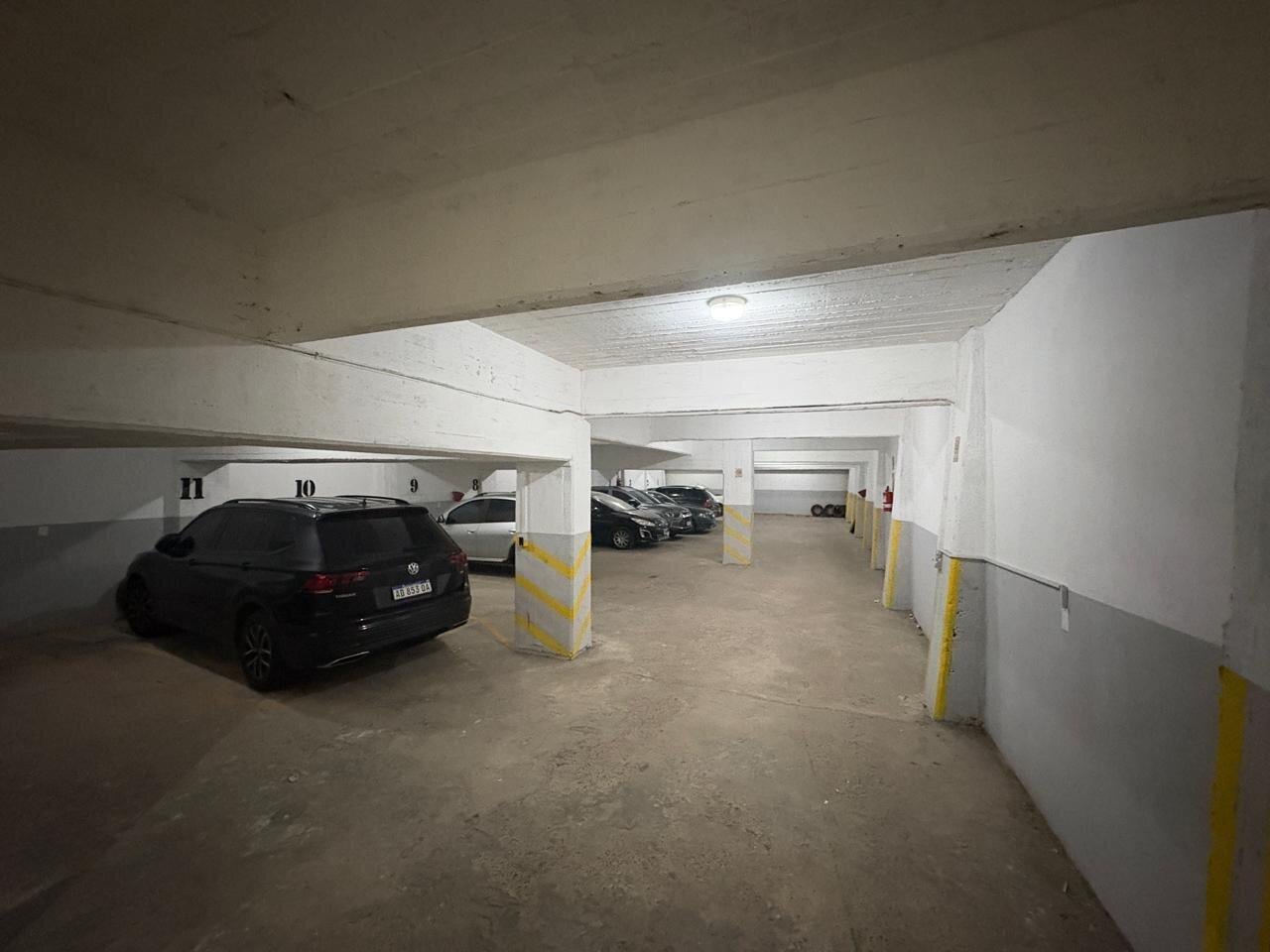 Foto de VENTA EN BLOCK DE COCHERAS- LOCAL Y 2 BAULERAS EN PALERMO, imagen 5