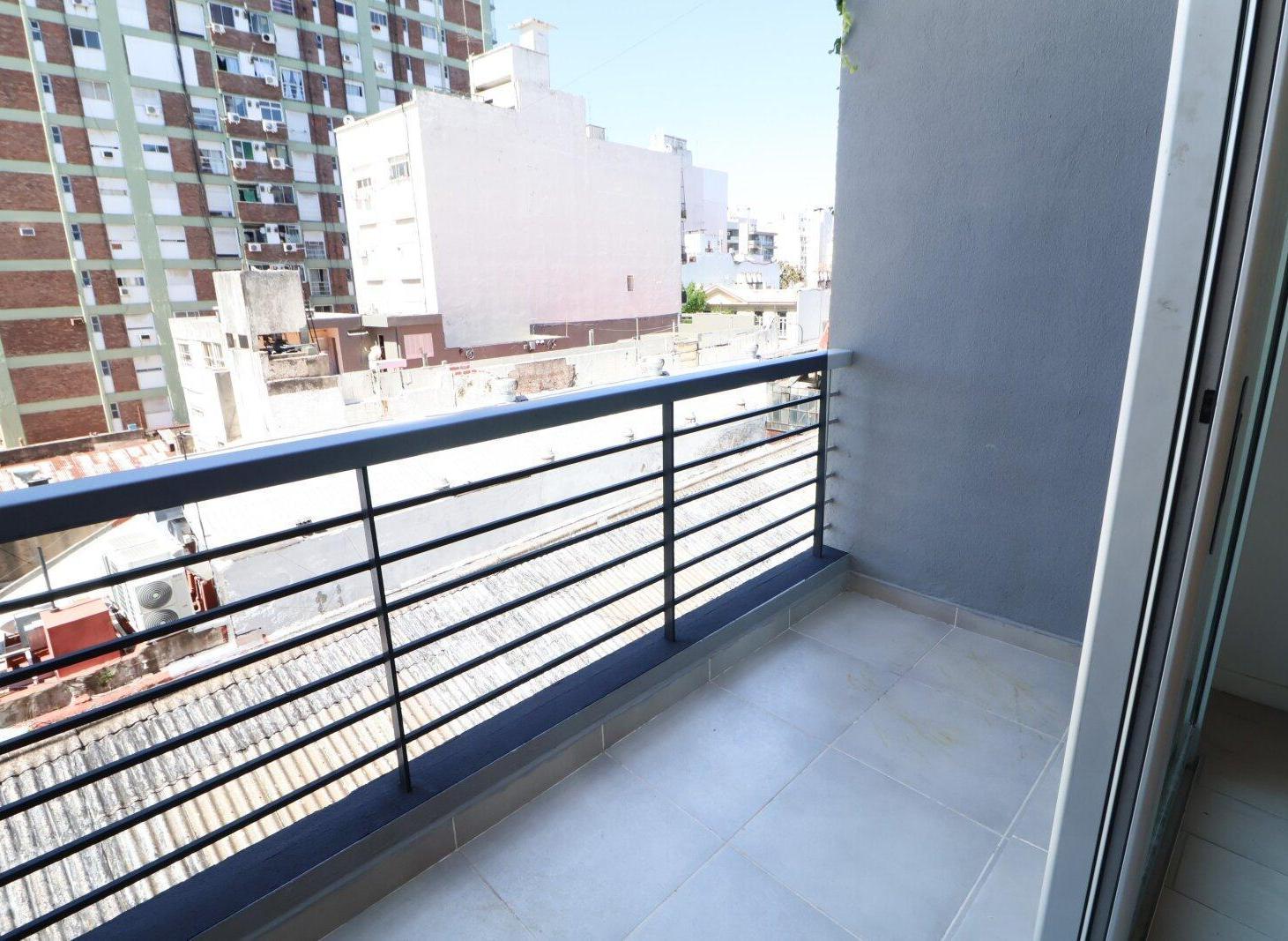 Foto de Departamento Monoambiente, posibilidad de hacerlo 2 amb, con Balcon en, imagen 3