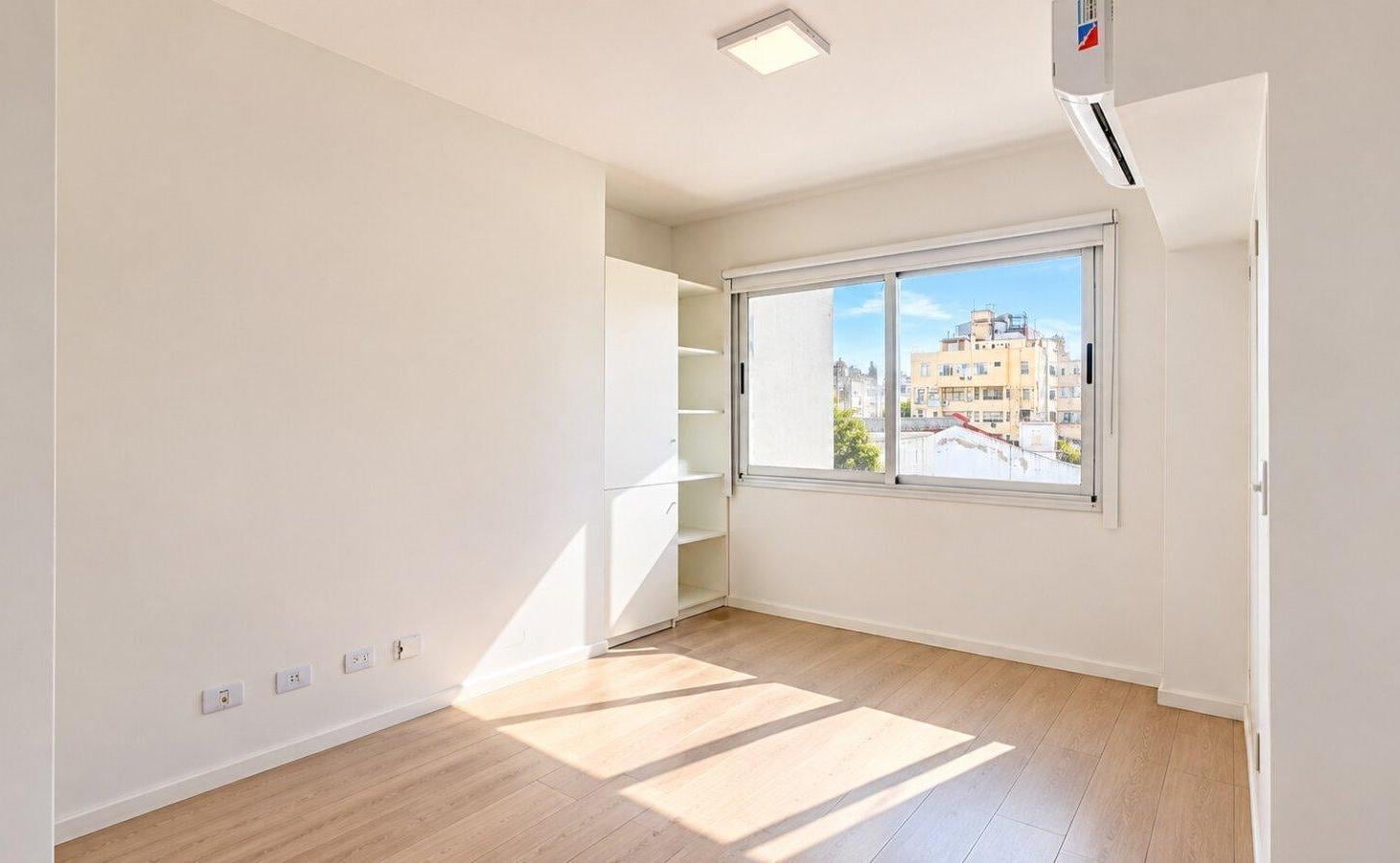 Foto de Departamento Monoambiente, posibilidad de hacerlo 2 amb, con Balcon en, imagen 1