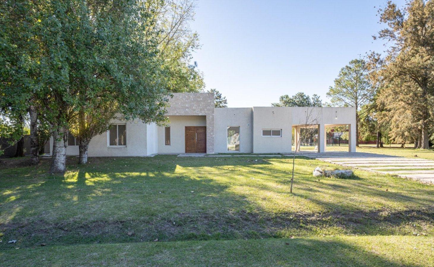 Foto de Casa a estrenar 3 dormit. 1500 mts terreno Haras del Sol, Pilar, imagen 1