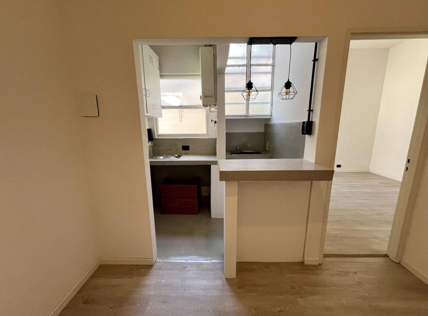Foto de VENTA 2 AMBIENTES REFACCIONADO - CONSTITUCIÓN/SAN TELMO, imagen 1