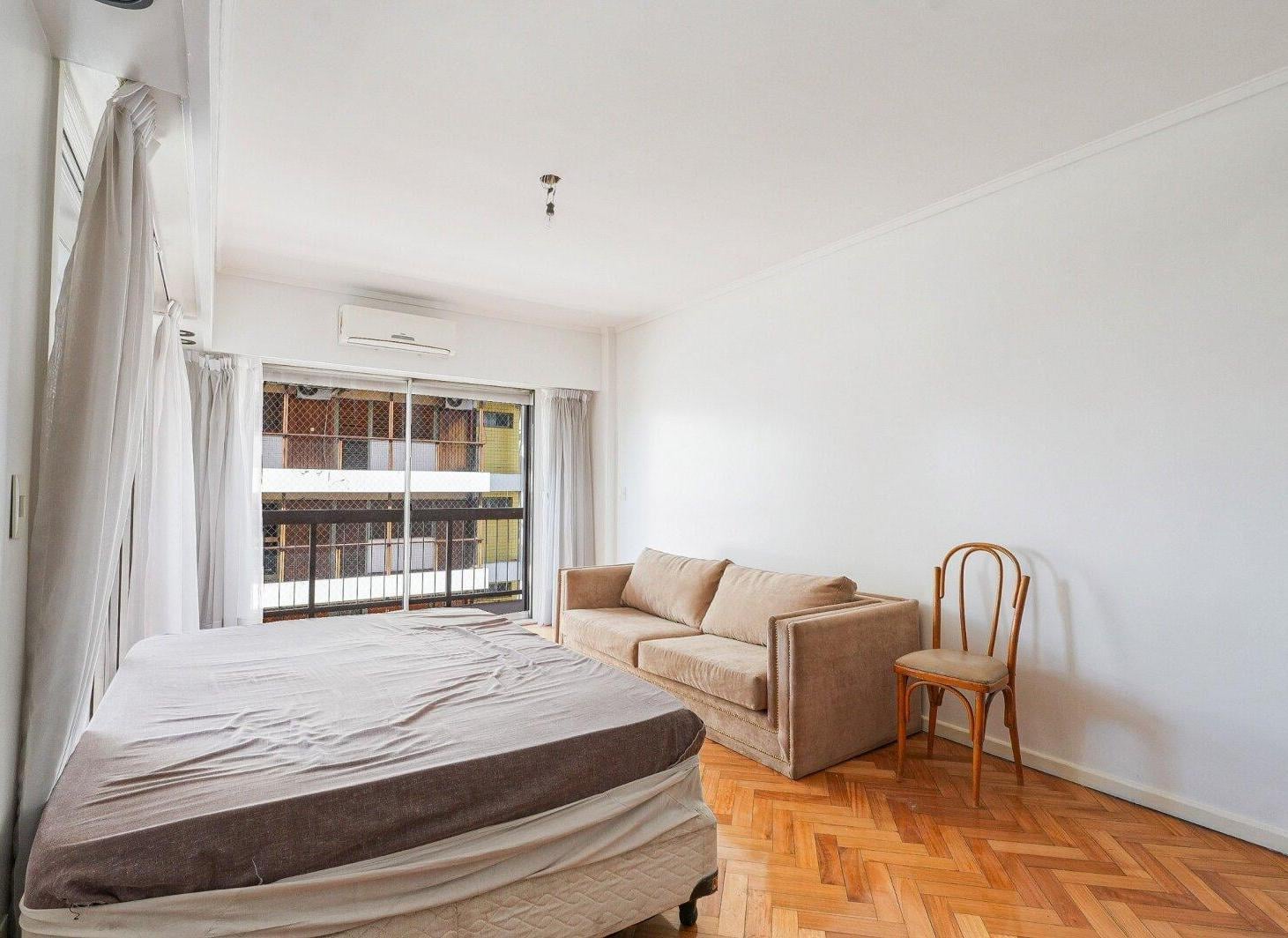 Foto de Venta piso alto al frente | 116 m² | 3 amb + dependencia | Balcón y, imagen 2
