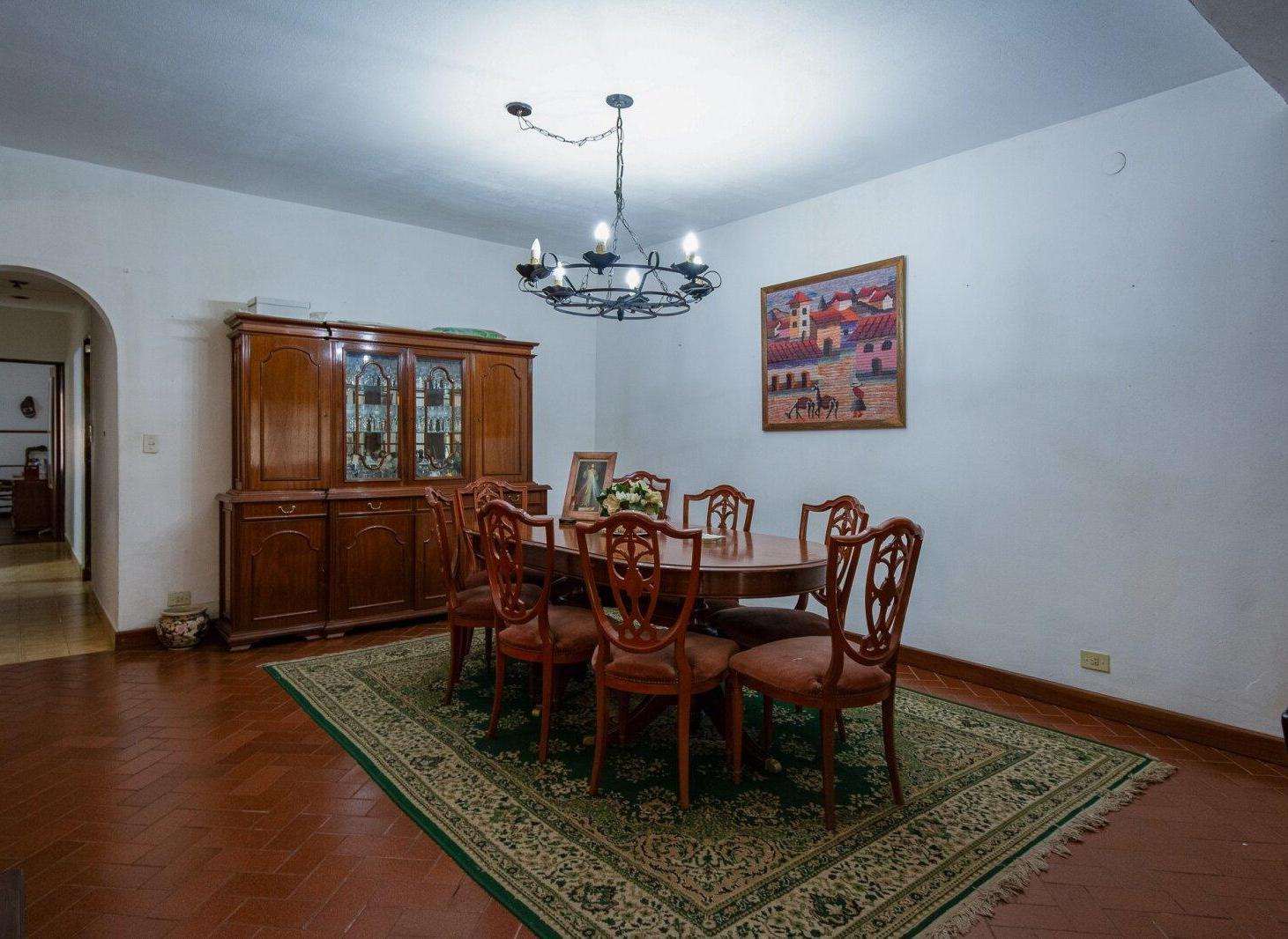 Foto de VENTA DE CASA EN HURLINGHAM 7 AMB-PILETA-QUINCHO-PARQUE, imagen 3