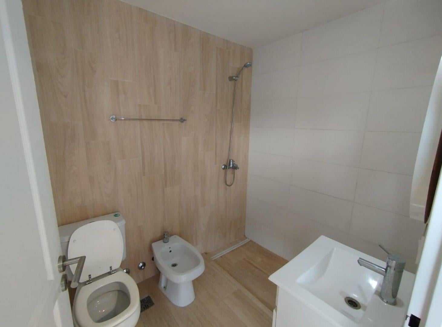 Foto de Alquiler monoambiente 40 mts c/balcón vista abierta Flores, como nuevo, imagen 4
