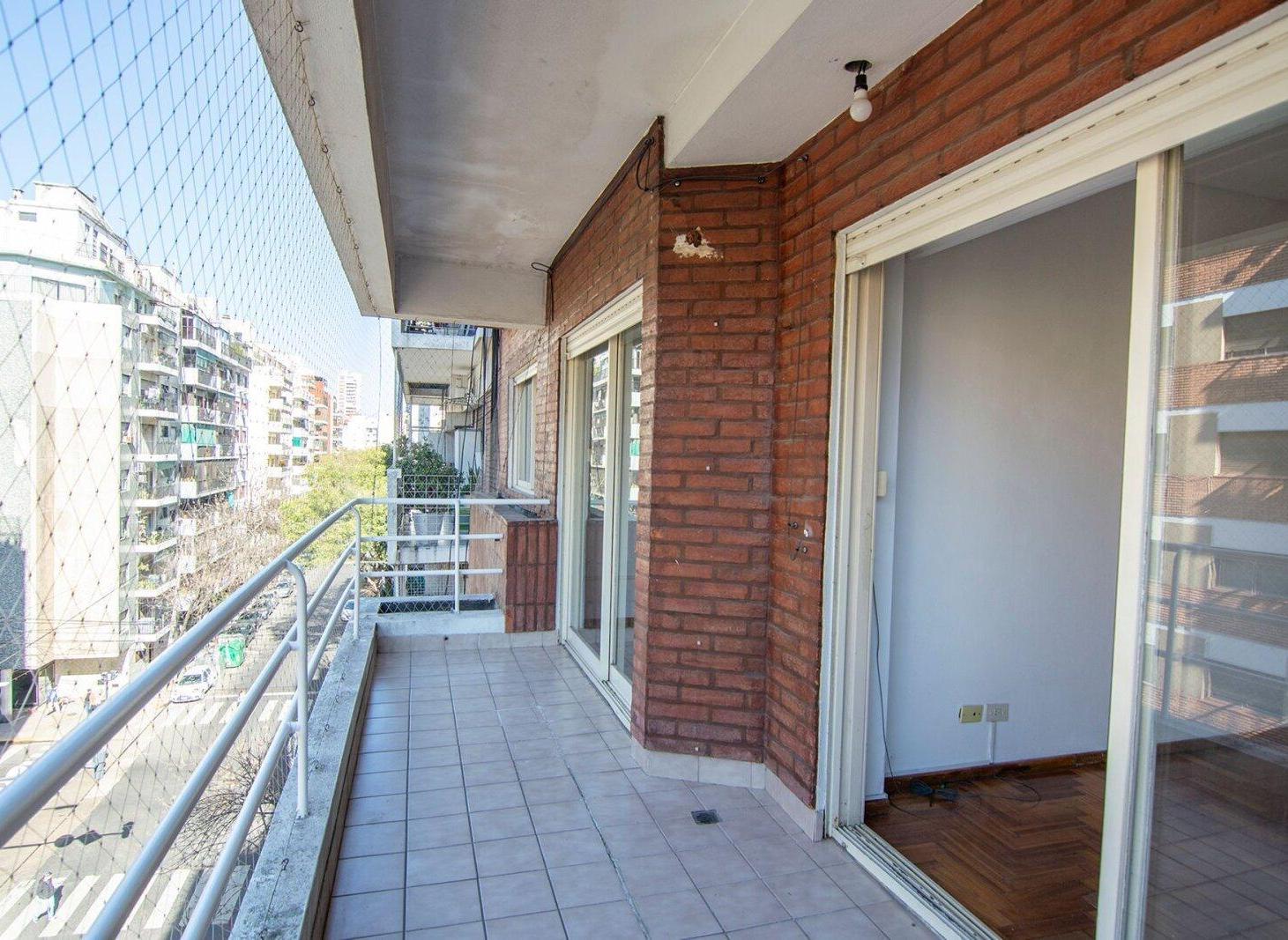 Foto de DEPARTAMENTO 3 AMB EN VENTA CABALLITO CON COCHERA, imagen 1