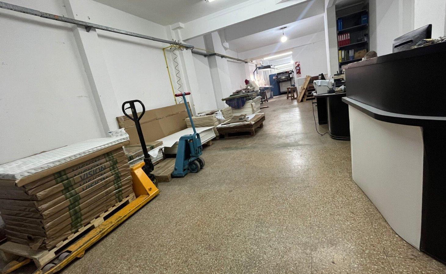 Foto de LOCAL COMERCIAL DE 245 M² SOBRE GENERAL LAVALLE | BALVANERA NORTE, imagen 1