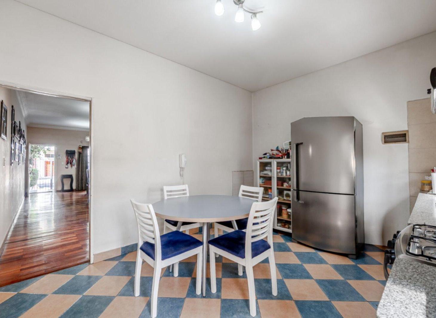 Foto de DUPLEX 3 DORMITORIOS Y JARDÍN APTO CRÉDITO LUGANO, imagen 4