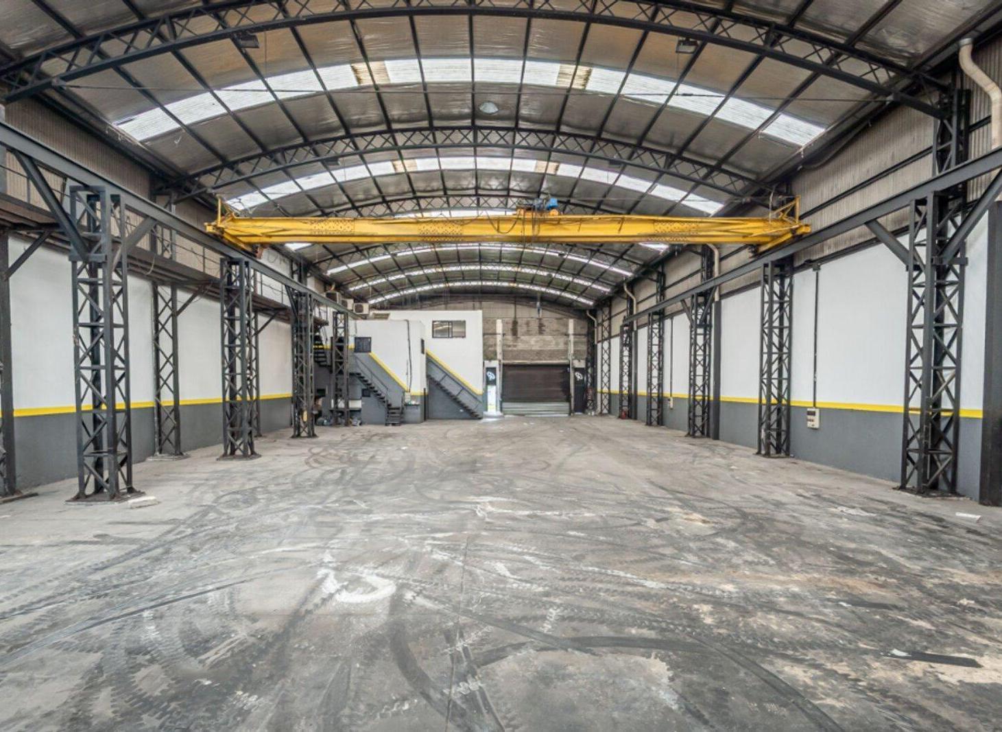 Foto de VENTA DEPOSITO INDUSTRIAL CON RENTA 960 m² – 11 M DE ALTURA – PUENTE, imagen 3