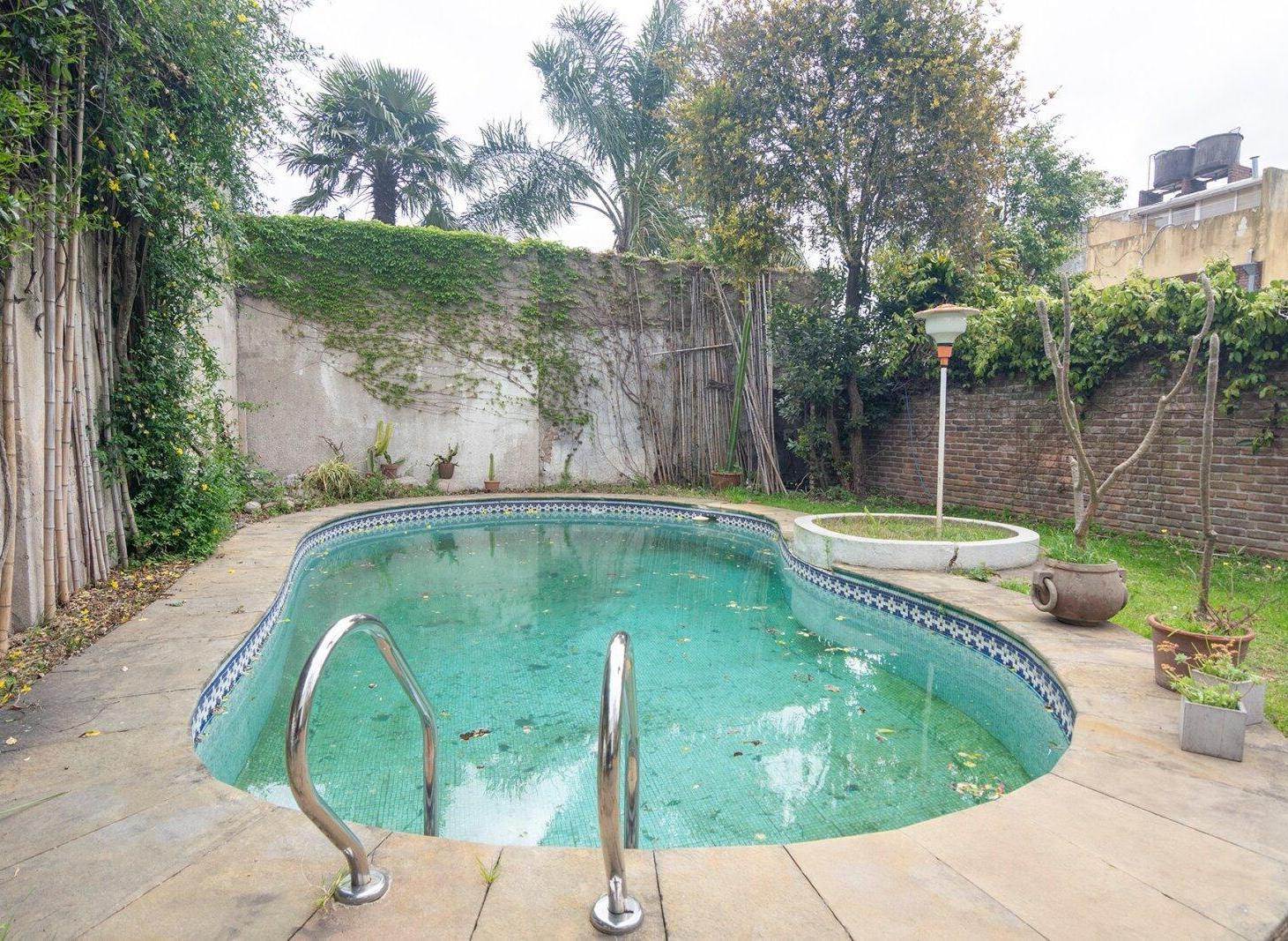 Foto de VENTA CASA CON PILETA Y COCHERA EN OLIVOS, imagen 4