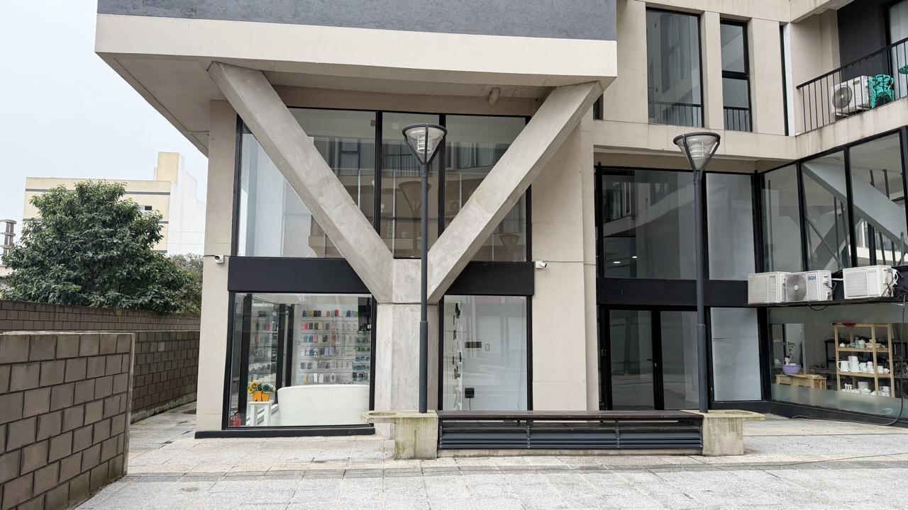 Foto de Local comercial + 2 cocheras en Escobar Centro, imagen 1