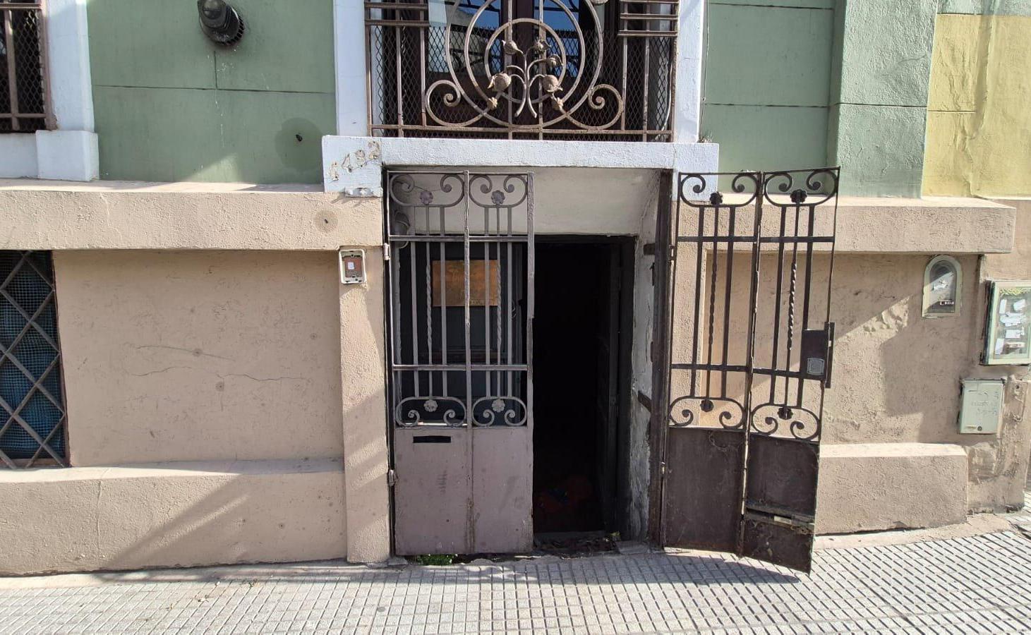 Foto de PH al frente para refaccionar Potencial para local o vivienda en Palermo, imagen 1
