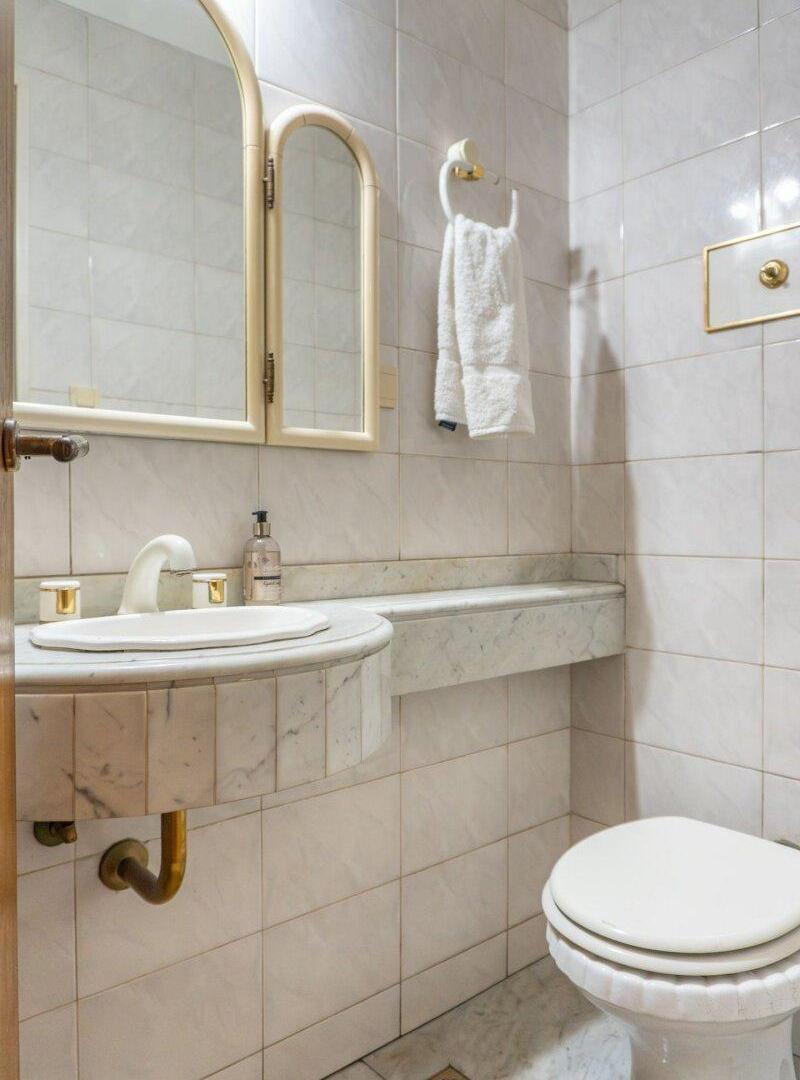 Foto de VENTA | CHACARITA | 4 AMB | 2 BAÑOS | FRENTE | BALCON, imagen 3